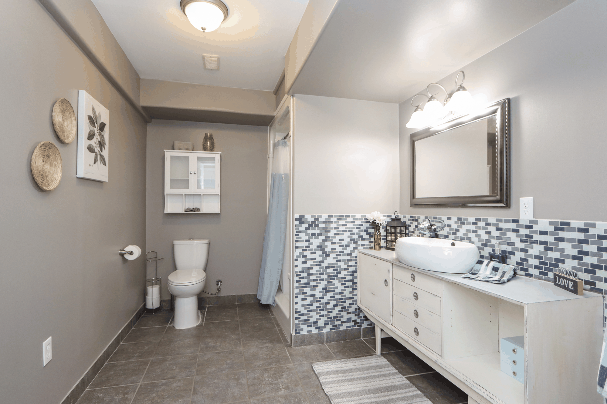 4614 Beaudelaire Court property photograph 4 in private spaces and details