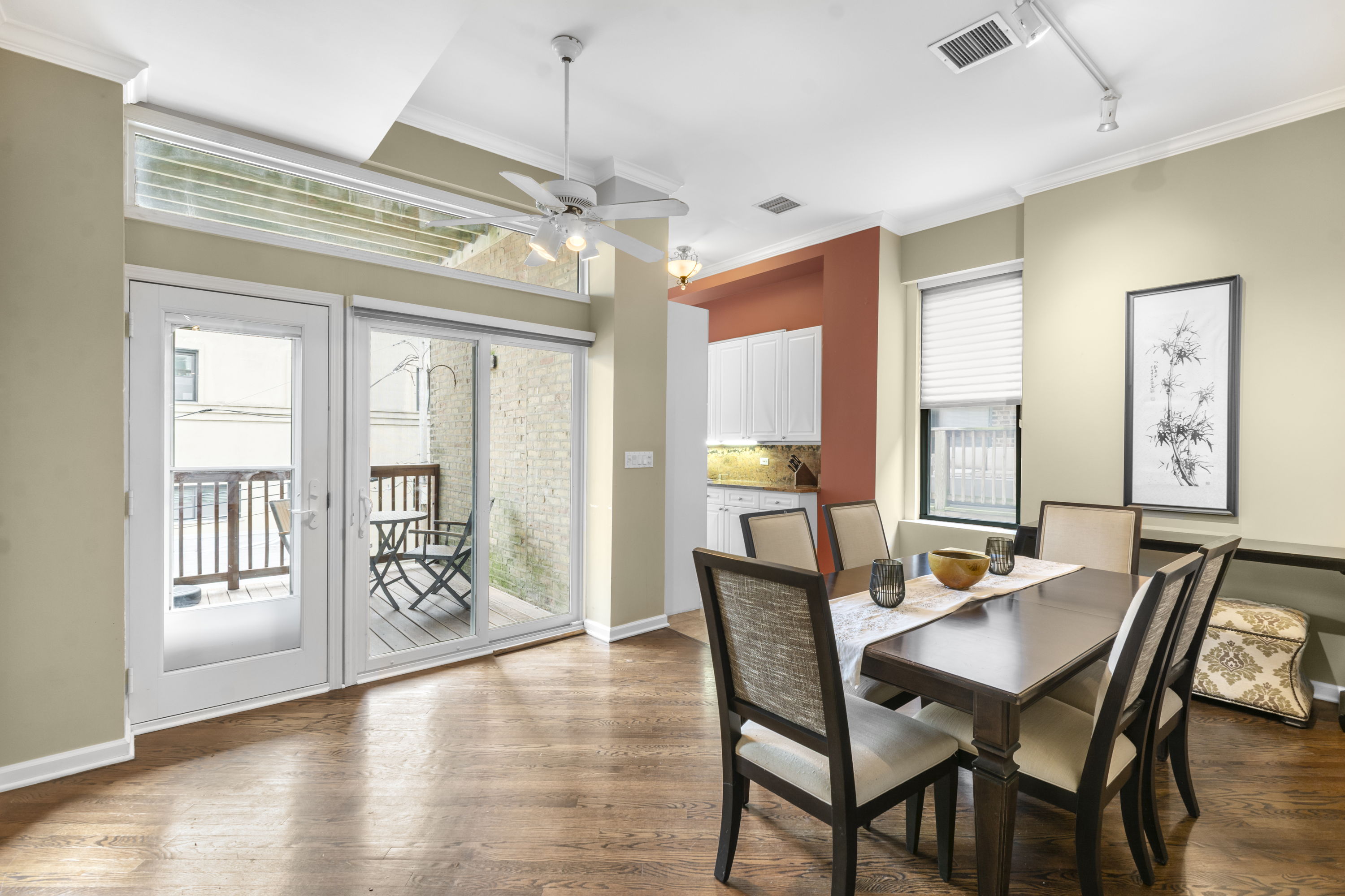 Lincoln Park Condo For Sale