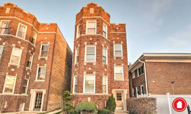 Lincoln square 3 flat sold by Jose Hernandez