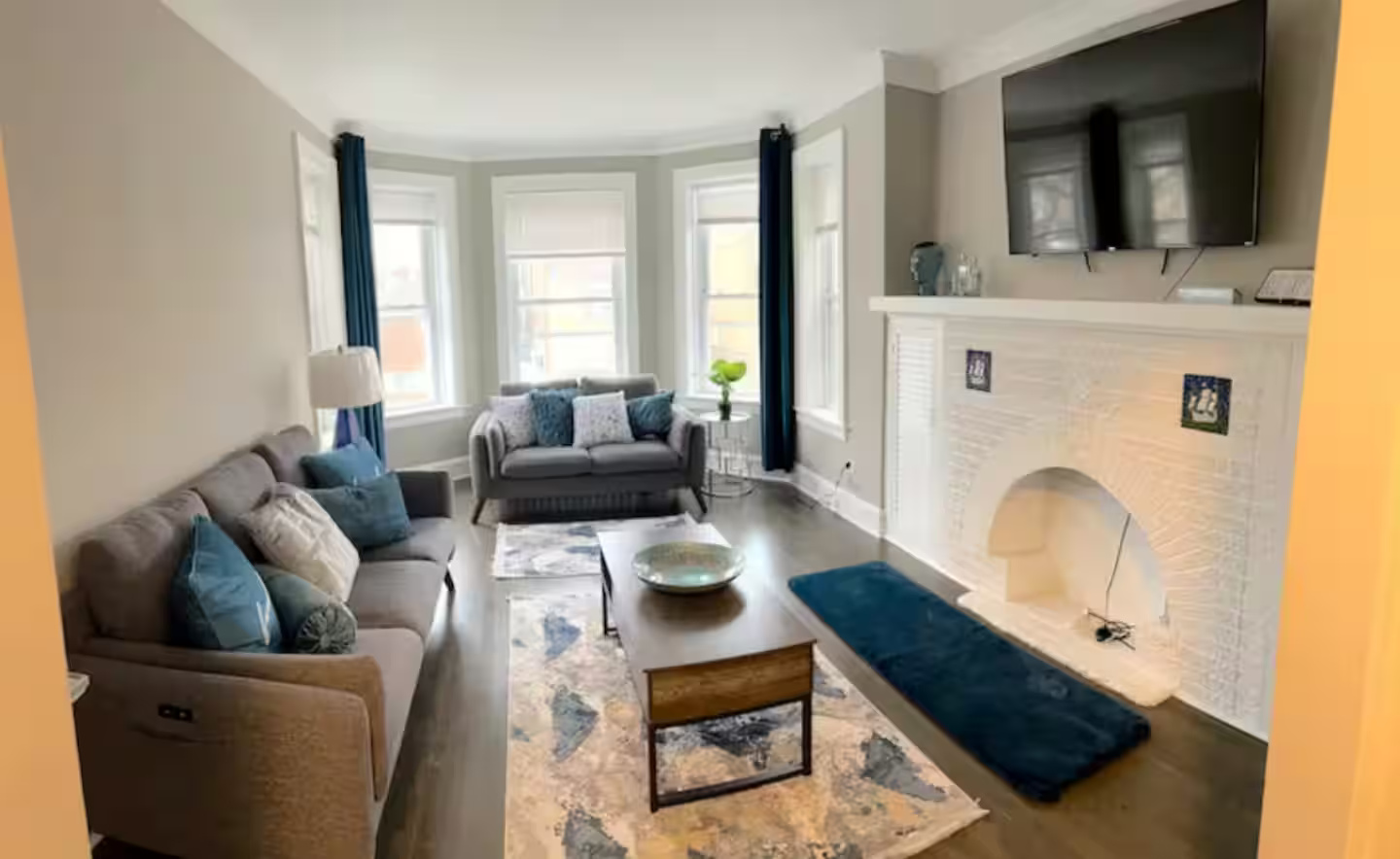 lincoln square 3 flat sold