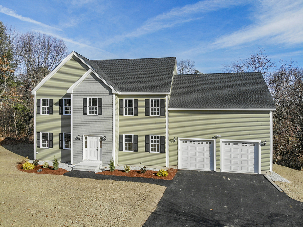 86 School St, Chelmsford MA