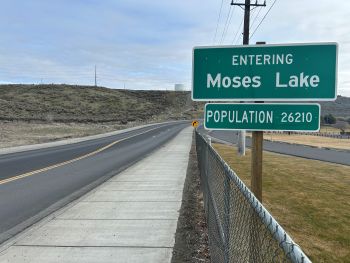 entering moses lake