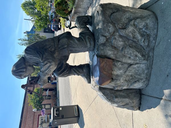 david thompson statue