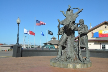 statue