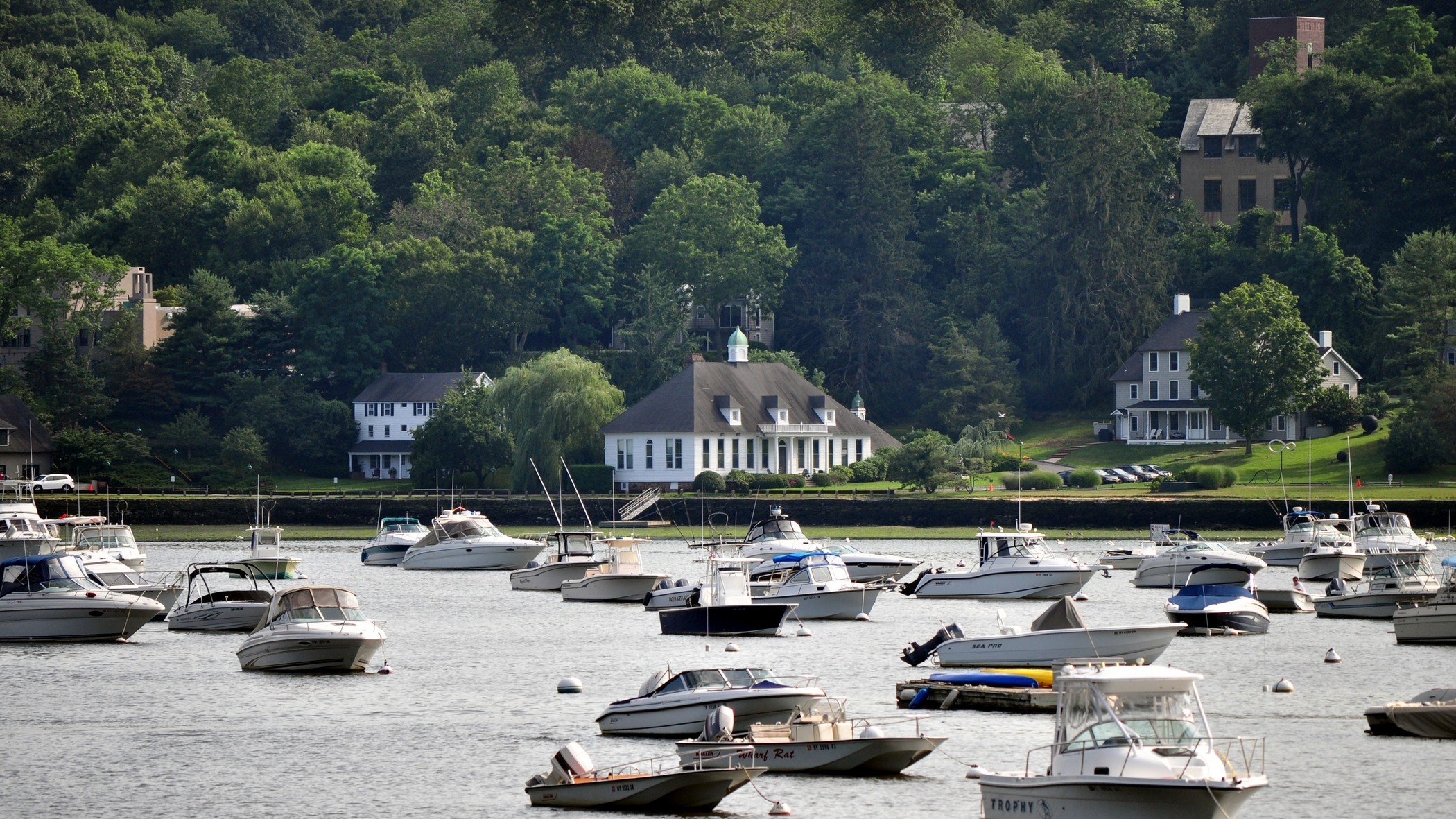 Boats and waterfront homes in Cold Spring Harbor