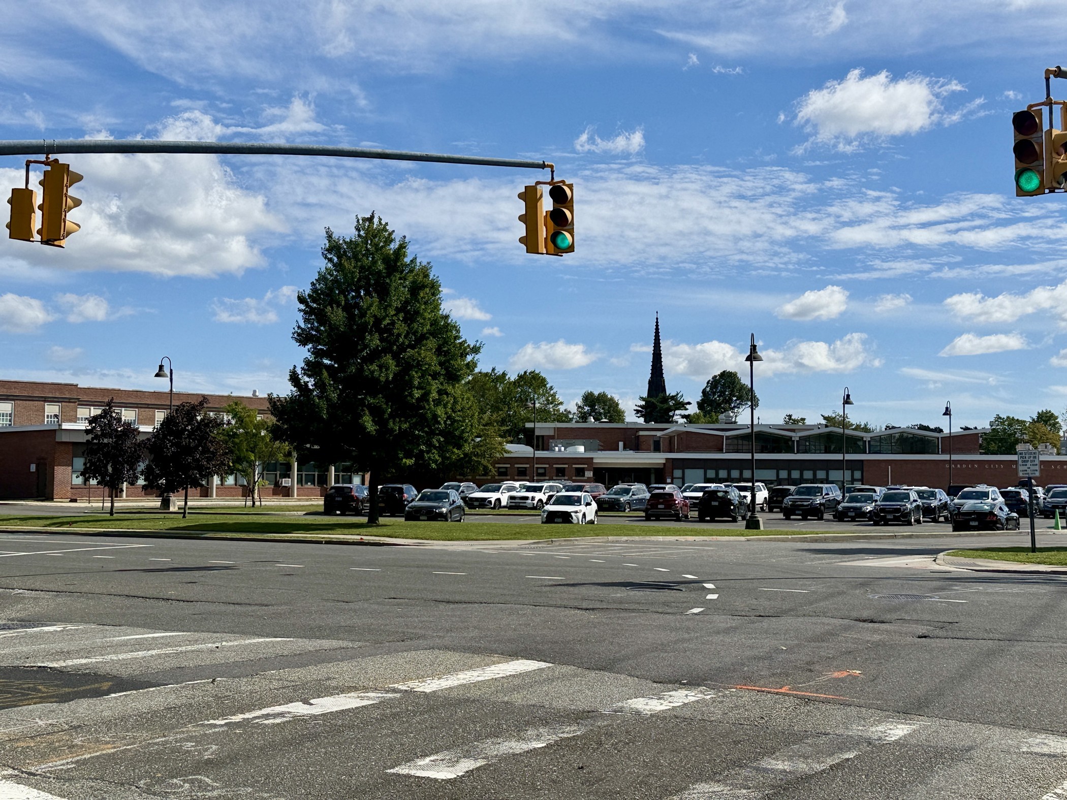 Garden City Middle School viewed from the Rockaway Avenue and Stewart Avenue intersection