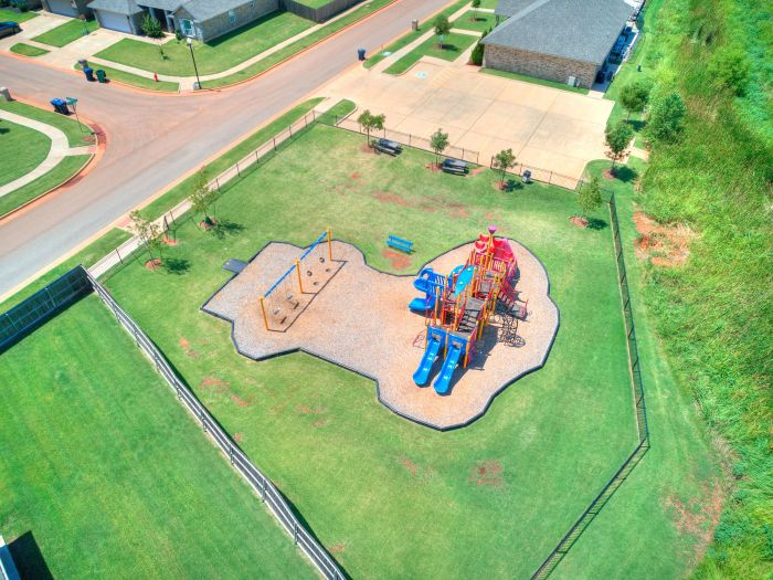 caslteberry playground edmond ok