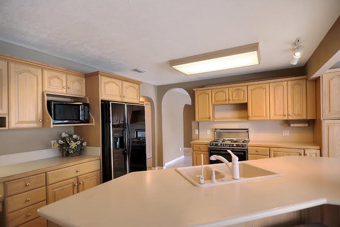 Kitchen with breakfast nook