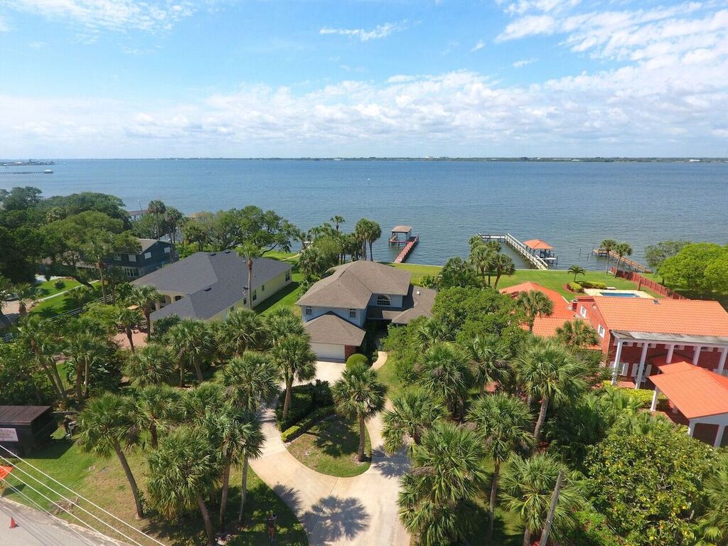 Melbourne Beach, FL Real Estate: Just Listed this Direct Riverfront Melbourne Beach Estate!