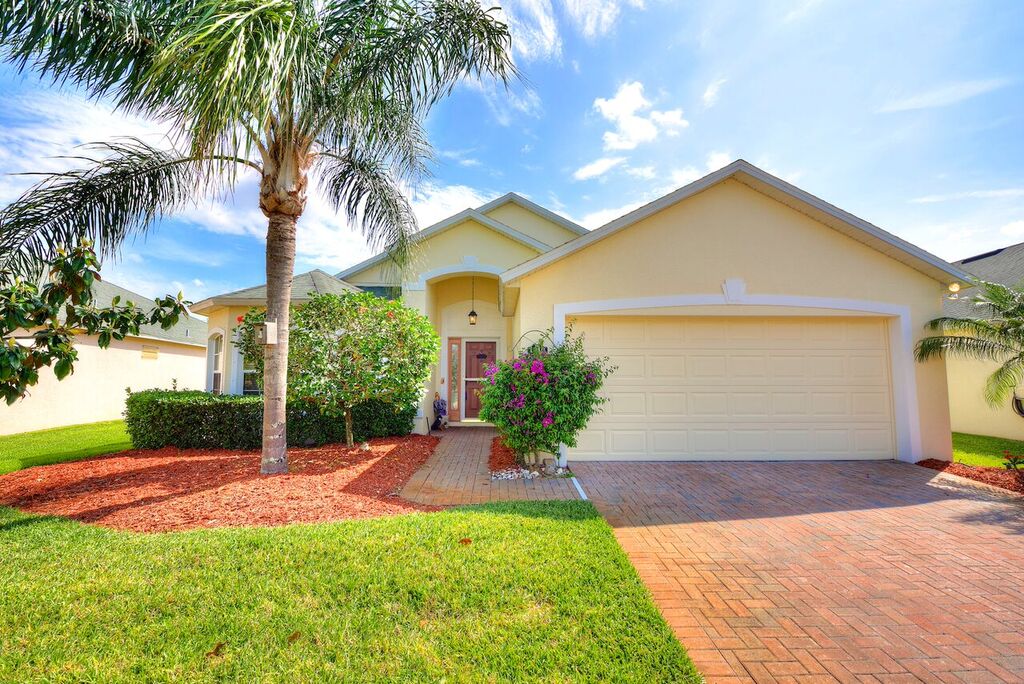 Melbourne, FL Real Estate: Just Listed in 55+ Community of Pine Creek, Melbourne