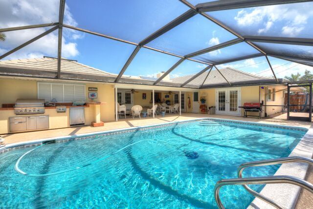 Tropical retreat with Pool, Lanai, and Summer Kitchen