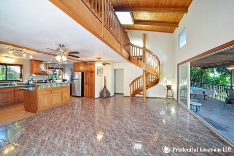 Kupaoa Place Living Rom 