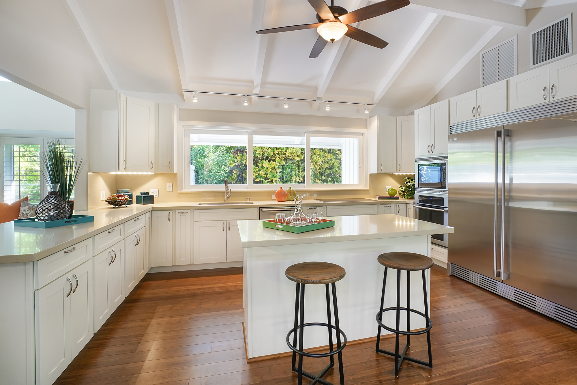 Aukai Ave Kitchen 