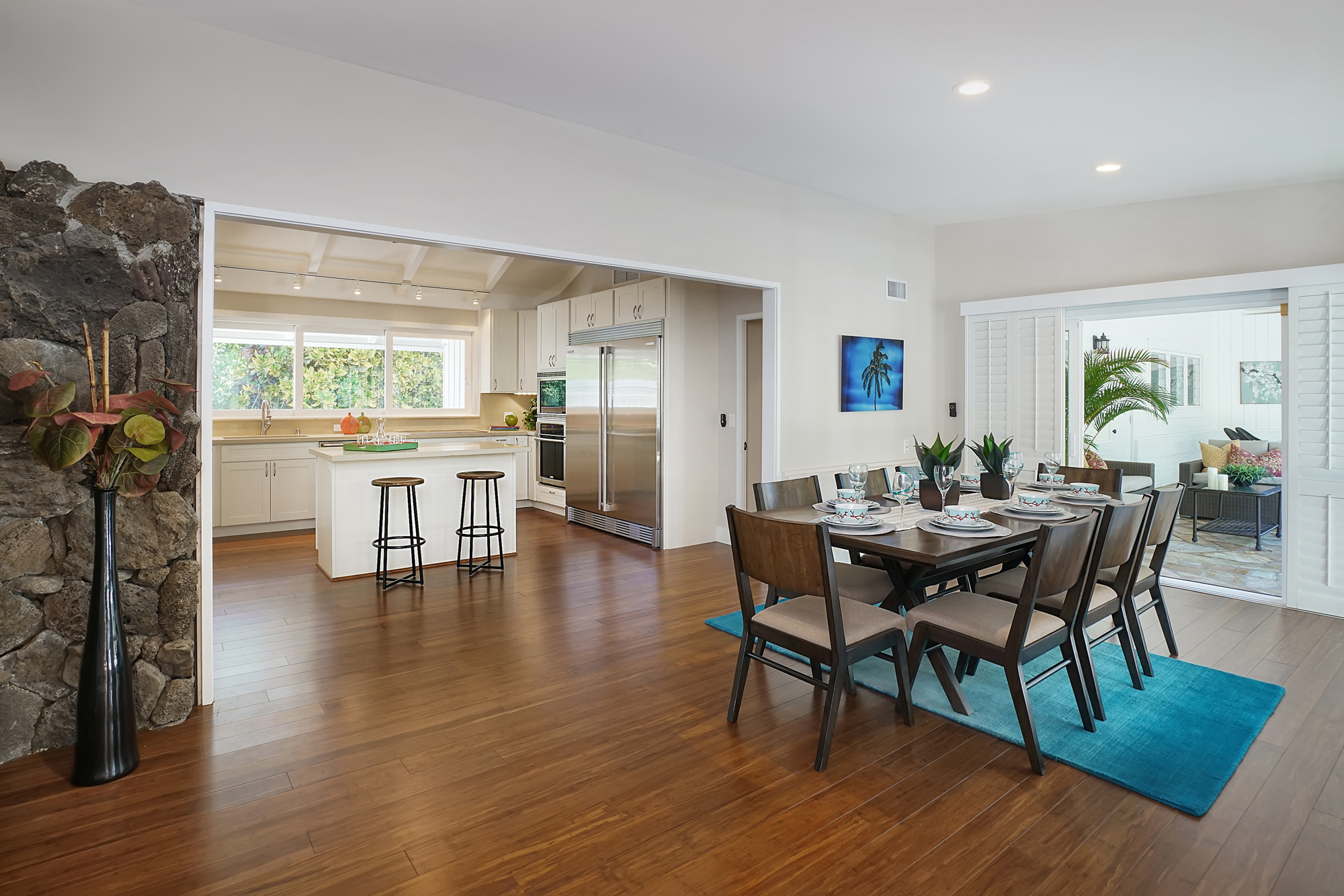 Aukai Ave Dining Room 