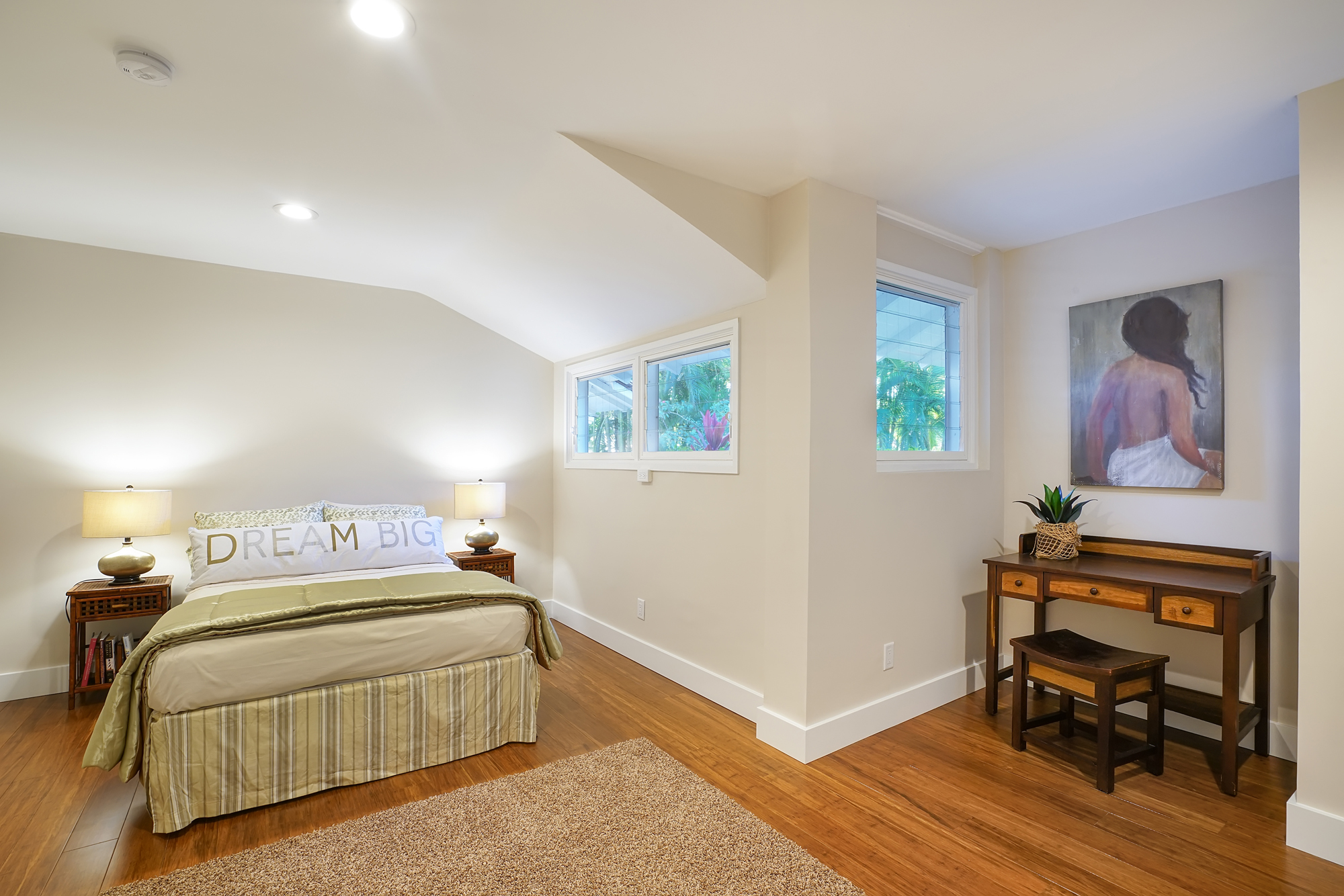 Aukai Ave Bedroom 