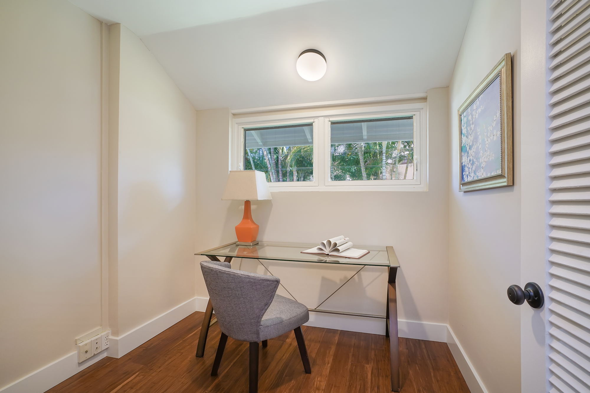 Aukai Ave Bedroom 