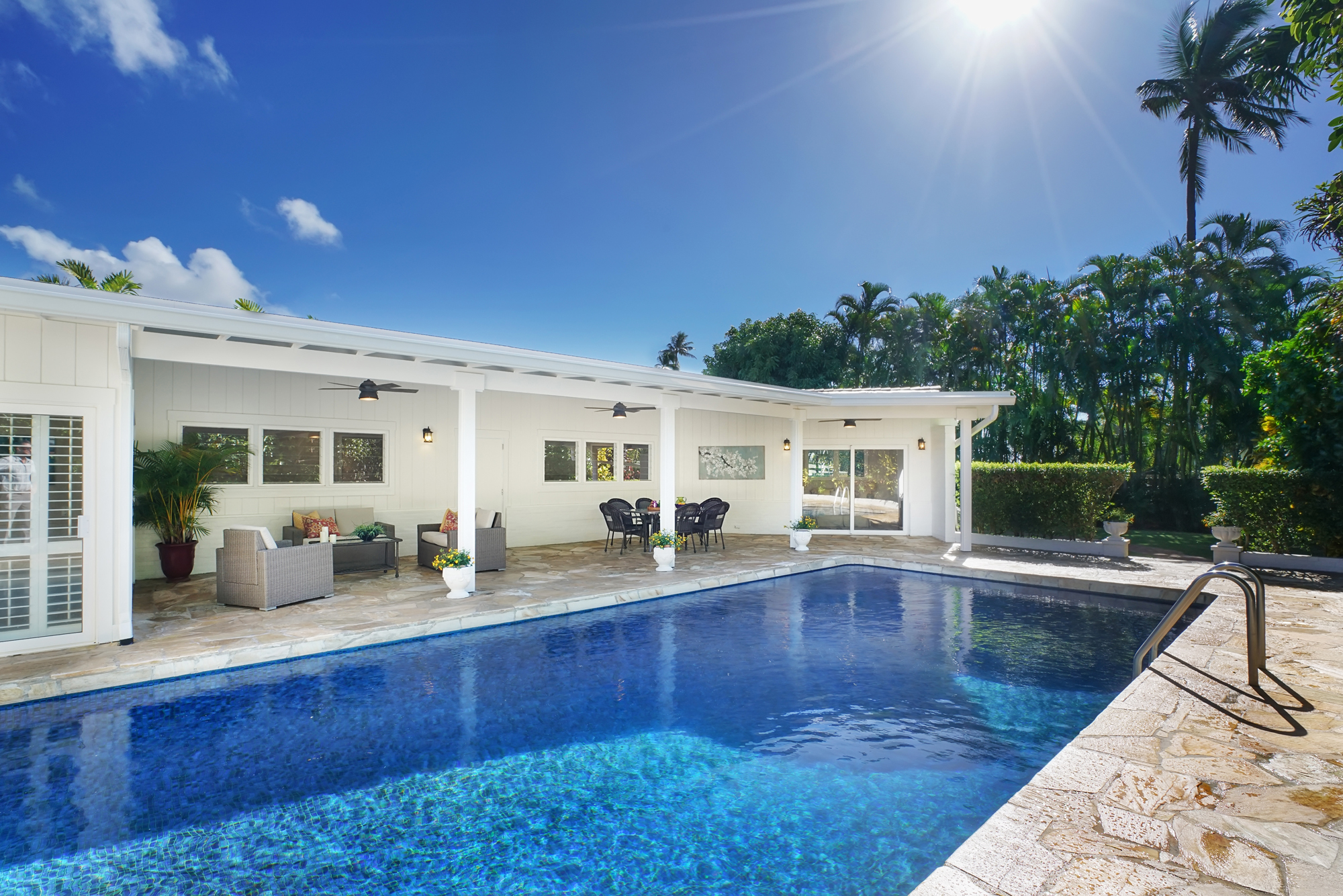 Aukai Ave Pool 