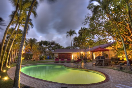 pool home for sale in beachside kailua