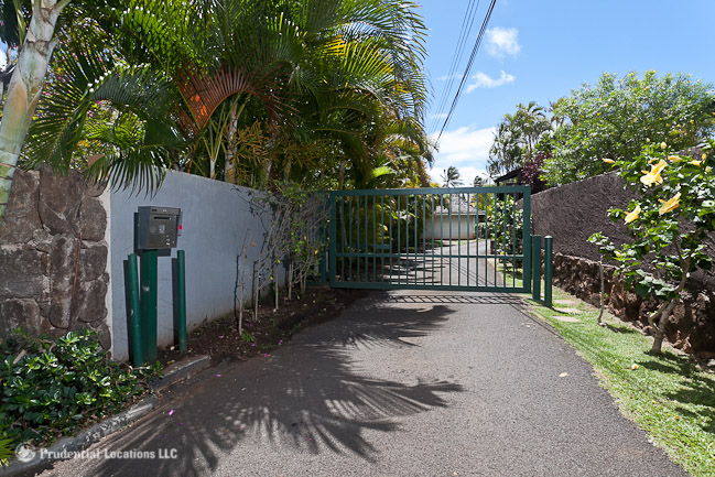 Private/ Gated Access to Royal Circle 