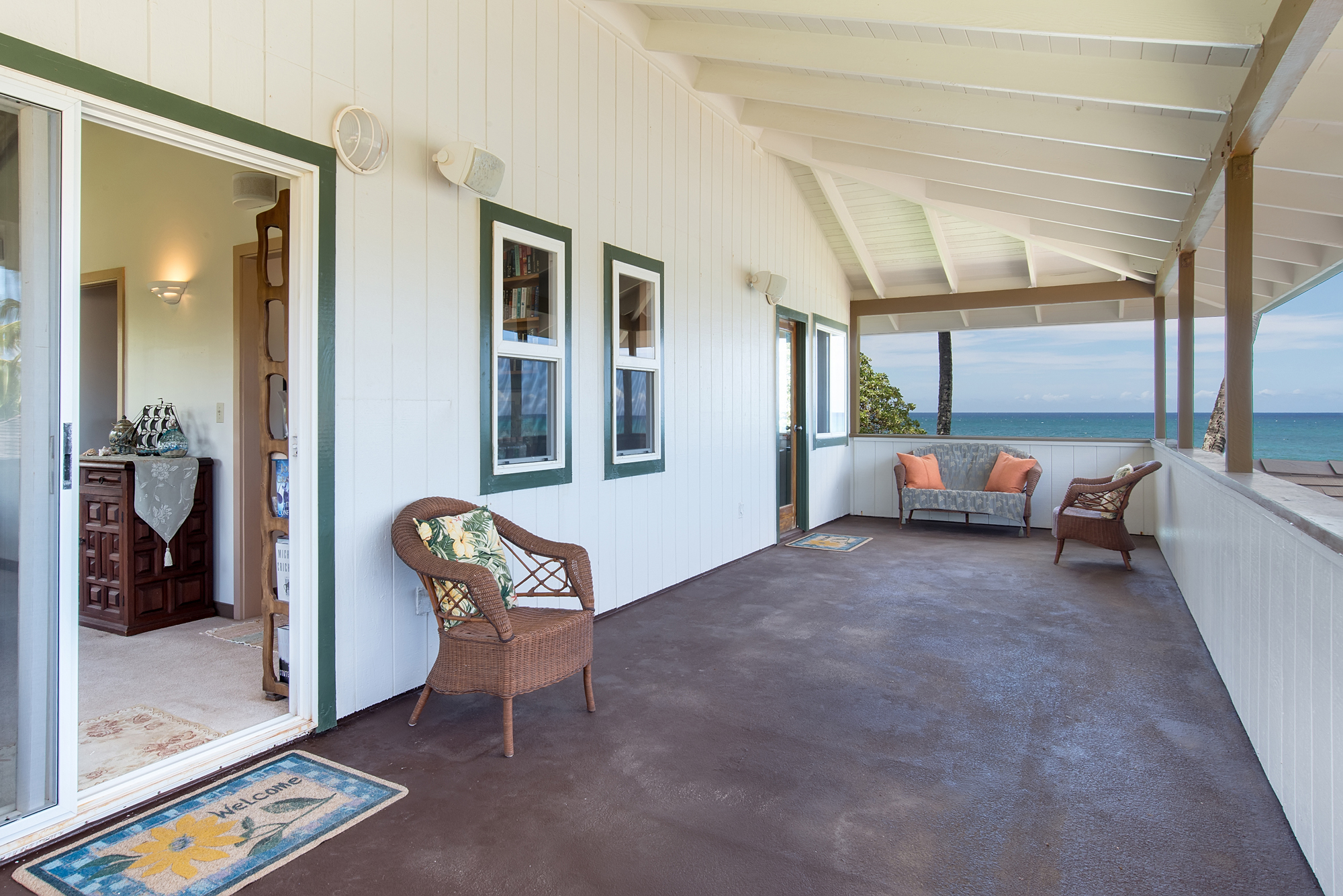 Crozier Drive Upstairs Lanai 
