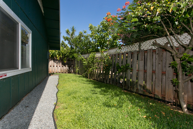 Waialua Beach Road Yard 