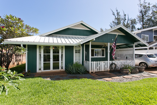 Waialua Beach Rd Front Exterior 