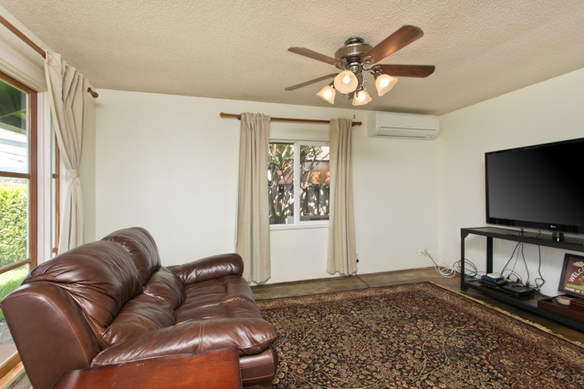Waialua Beach Road Living Room 