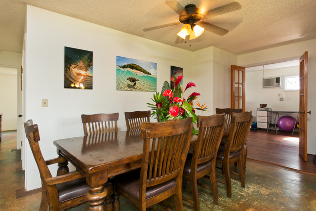 Waialua Beach Rd Dining Room 