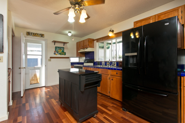 Waialua Beach Road Kitchen 