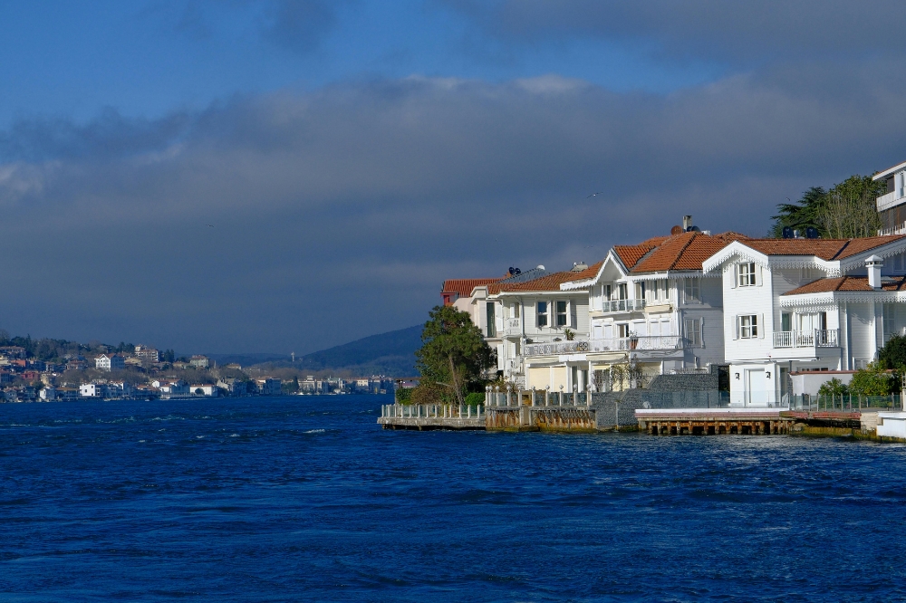 Finding The Perfect Waterfront Home