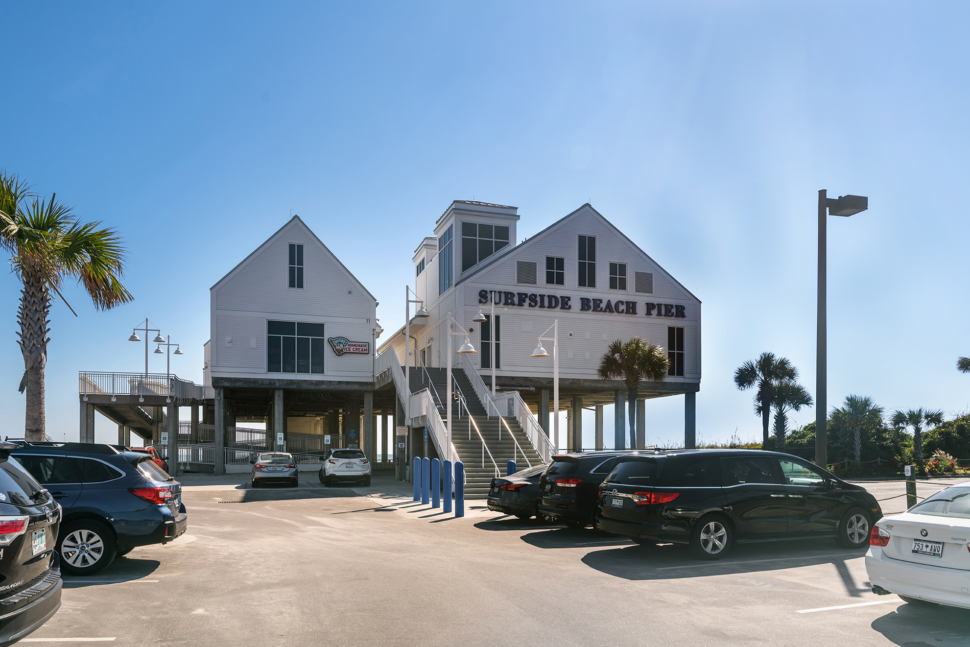 A view of the entrance to the Surfside Beach fishing pier