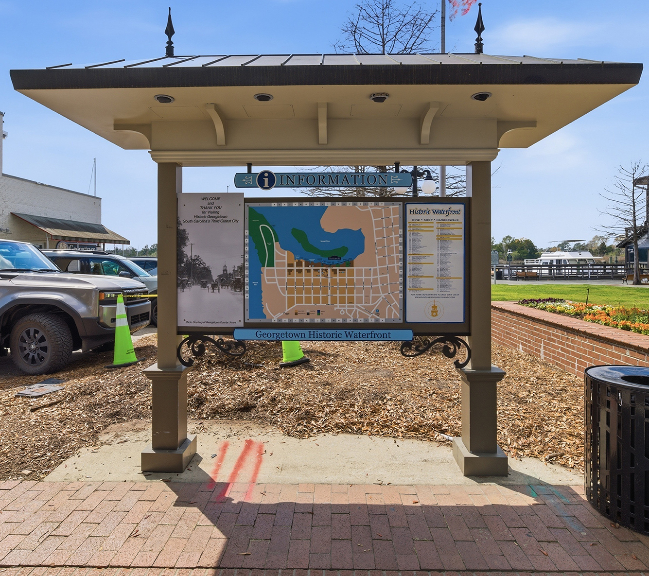The visitor information kiosk in historic Georgetown, South Carolina provides helpful maps and local information about the Georgetown Historic District, Harborwalk, museums, and nearby historic homes. It&rsquo;s a popular stop for visitors exploring downtown Georgetown&rsquo;s waterfront and historic streets.
