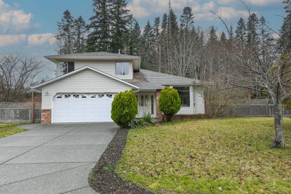 1759-hobson-ave-family-home-valley-view-east-courtenay