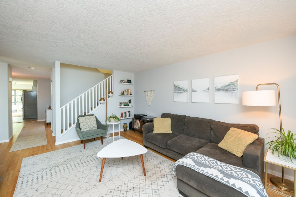 2560-A-1st-bright-living-room-main-floor