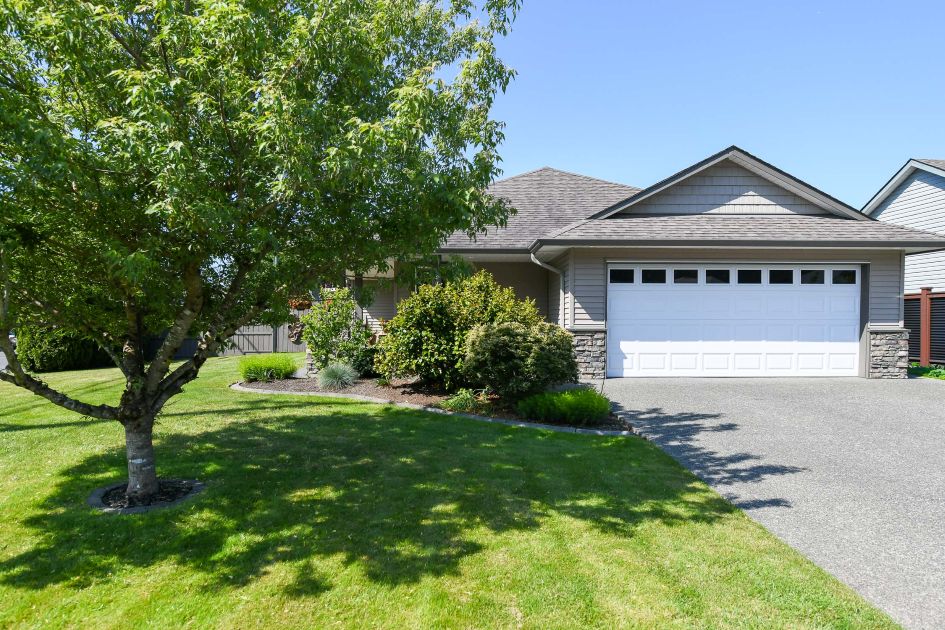SOLD-4721-cruickshank-place-courtenay-bc-home-bryce-hansen-team