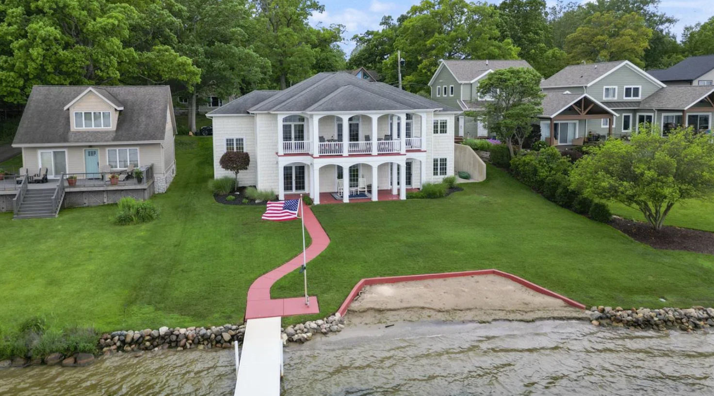 1332 Country Club Terrace, Warsaw, IN