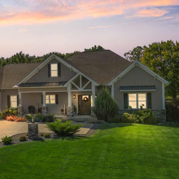 FEATURED LISTINGS
