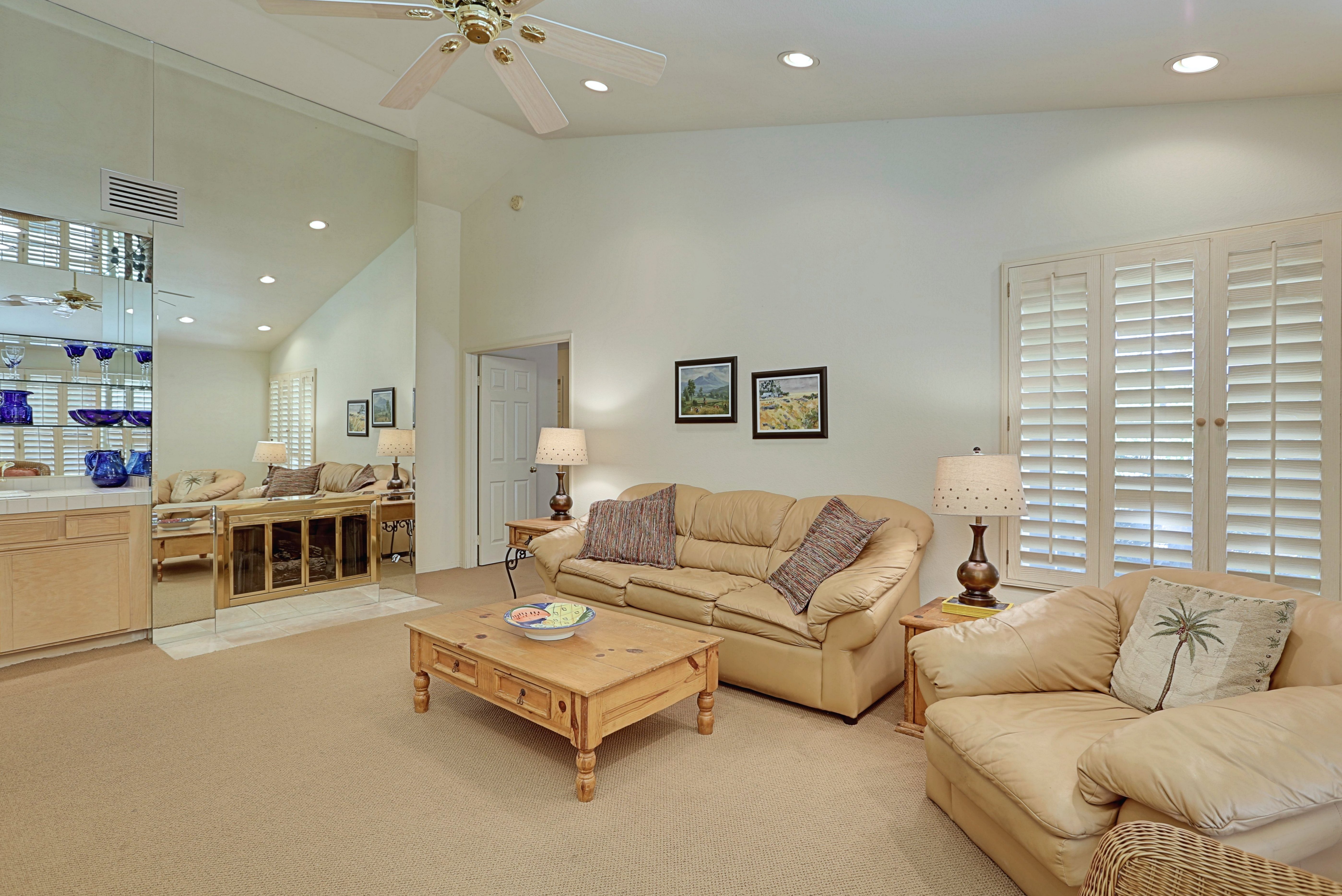 NEW LISTING Desert Breezes 2 Brdm 2 Bath Home With Pool/Spa