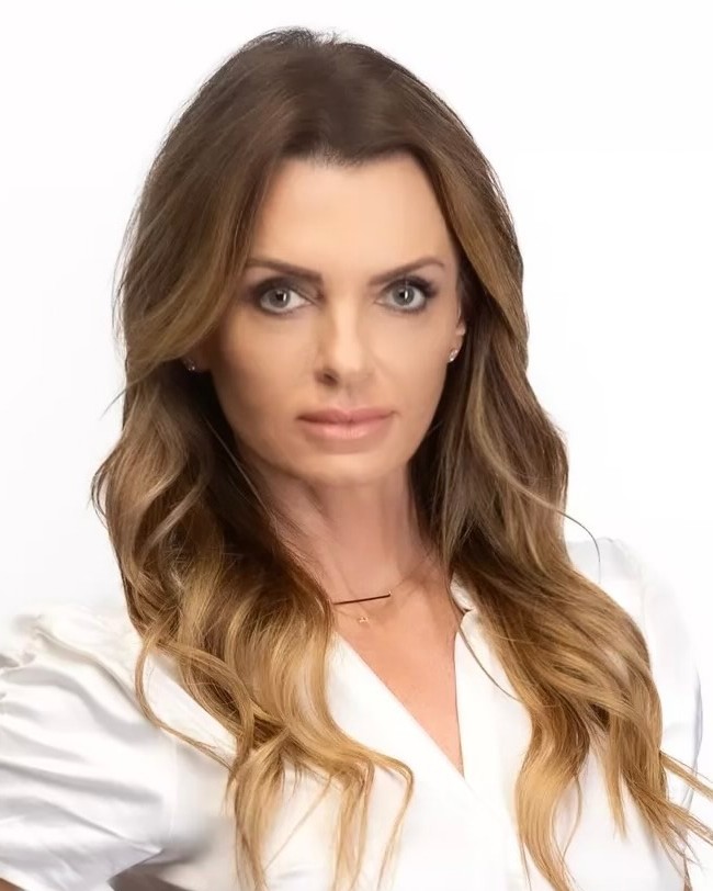 Anna Domasik REALTOR