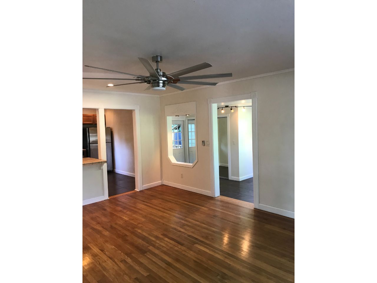 East Hill Gem For Rent