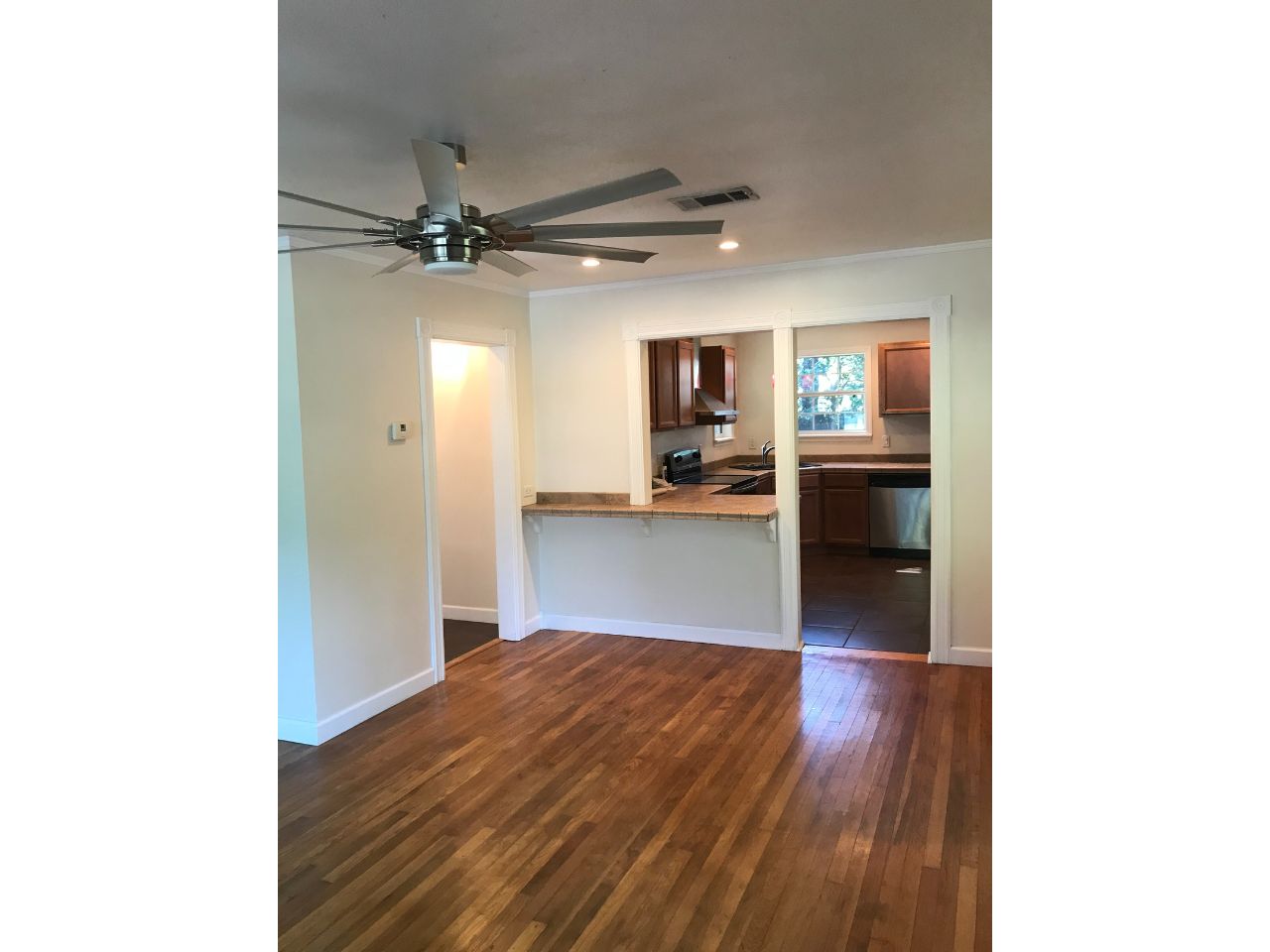 East Hill Gem For Rent