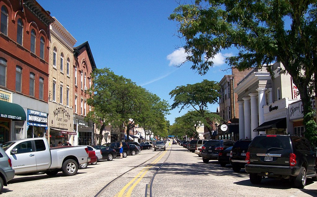 https://u.realgeeks.media/edcucatorsrealty/Main_Street_Northport.jpg