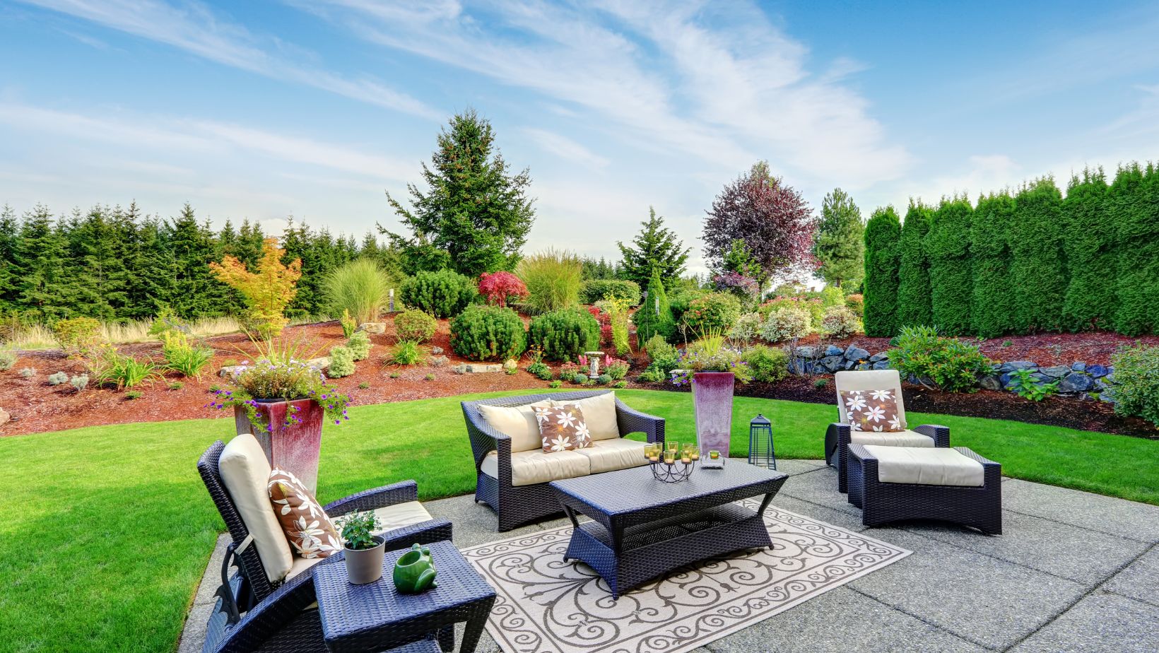 How to Improve Your Outdoor Space and Create a Great Entertaining Backyard