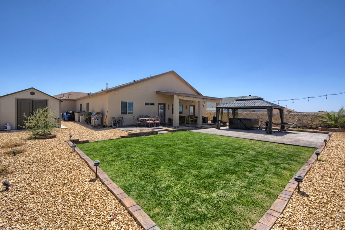 801 GOLD BEACH DR CANUTILLO, TX 79835