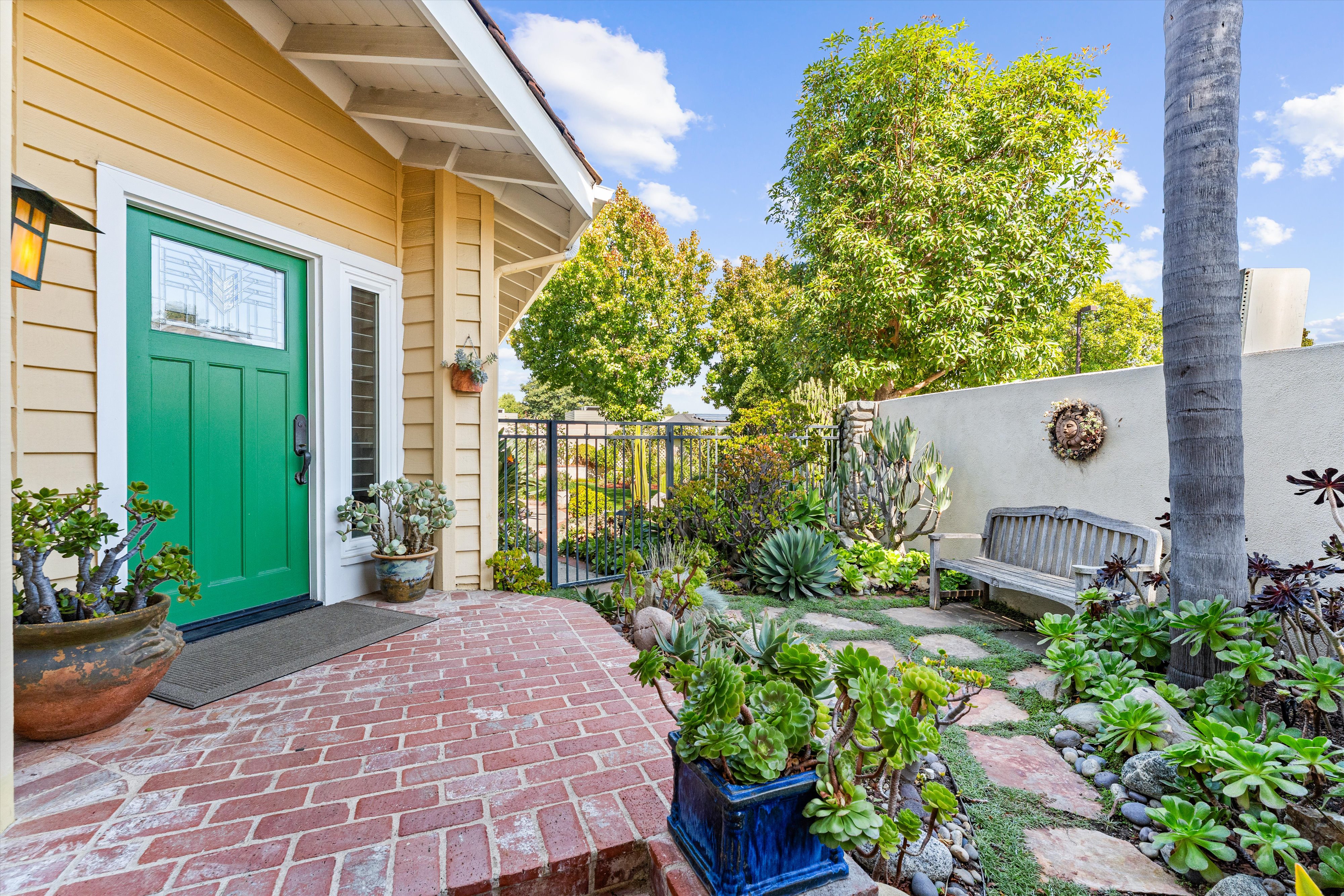 Front exterior of 39 Foxboro, Irvine CA 92614 home for sale