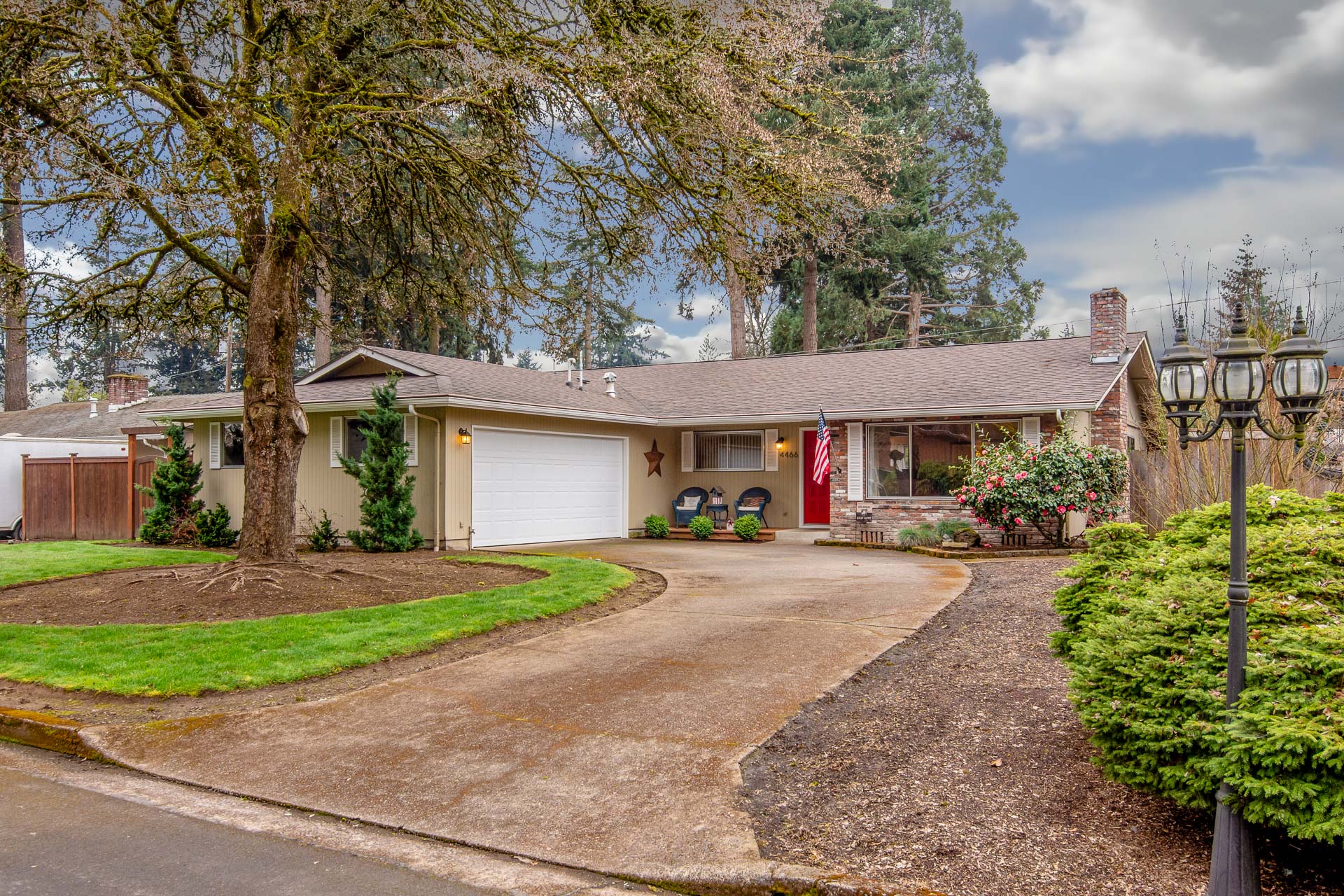 Spacious 3 Beds Doyle St Home for Sale in Eugene!