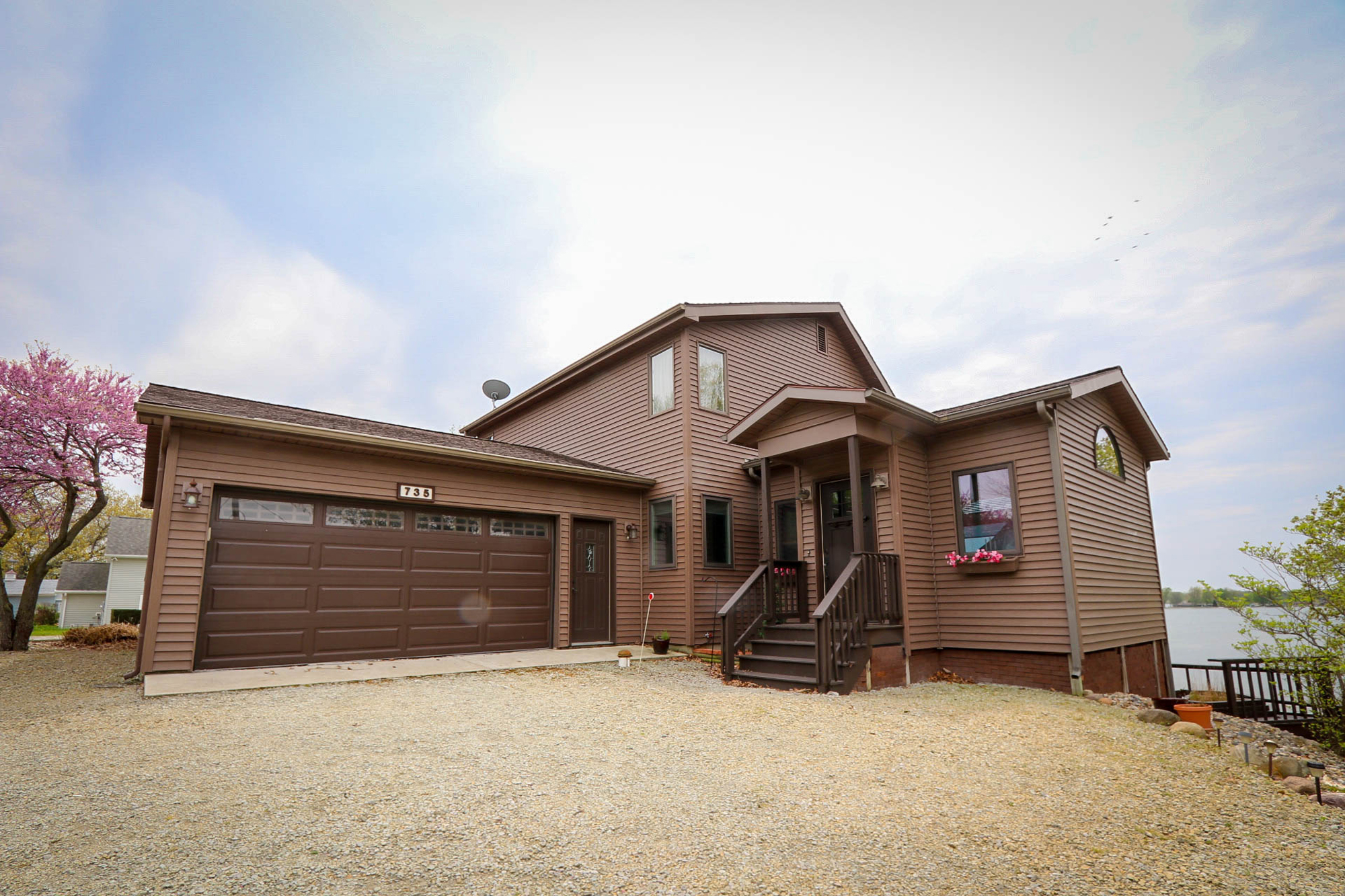 NEW LISTING! Big Chapman Lakefront Home 404,000