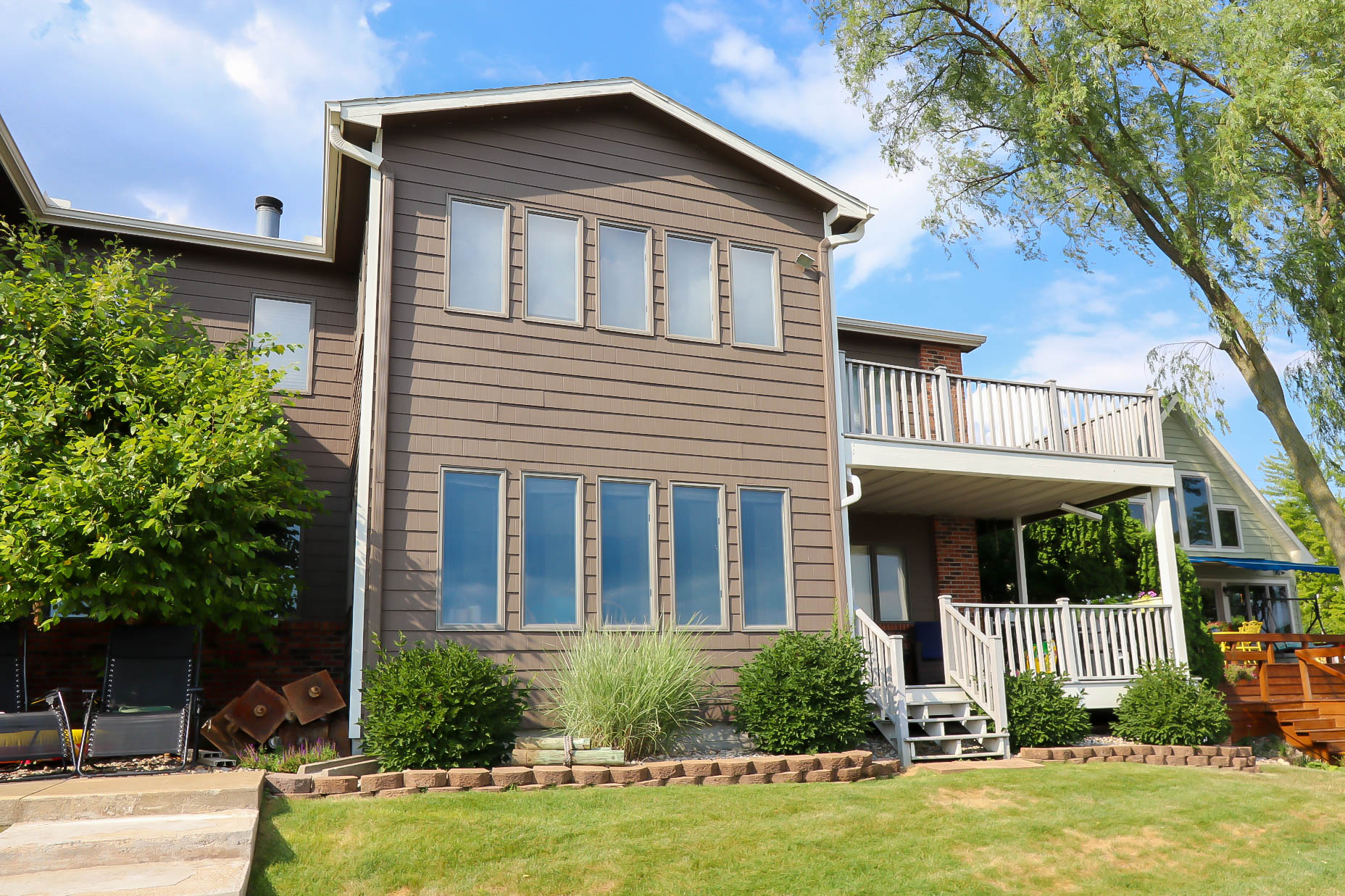 Just Listed! 2 bed 1 bath condo on Winona Lake