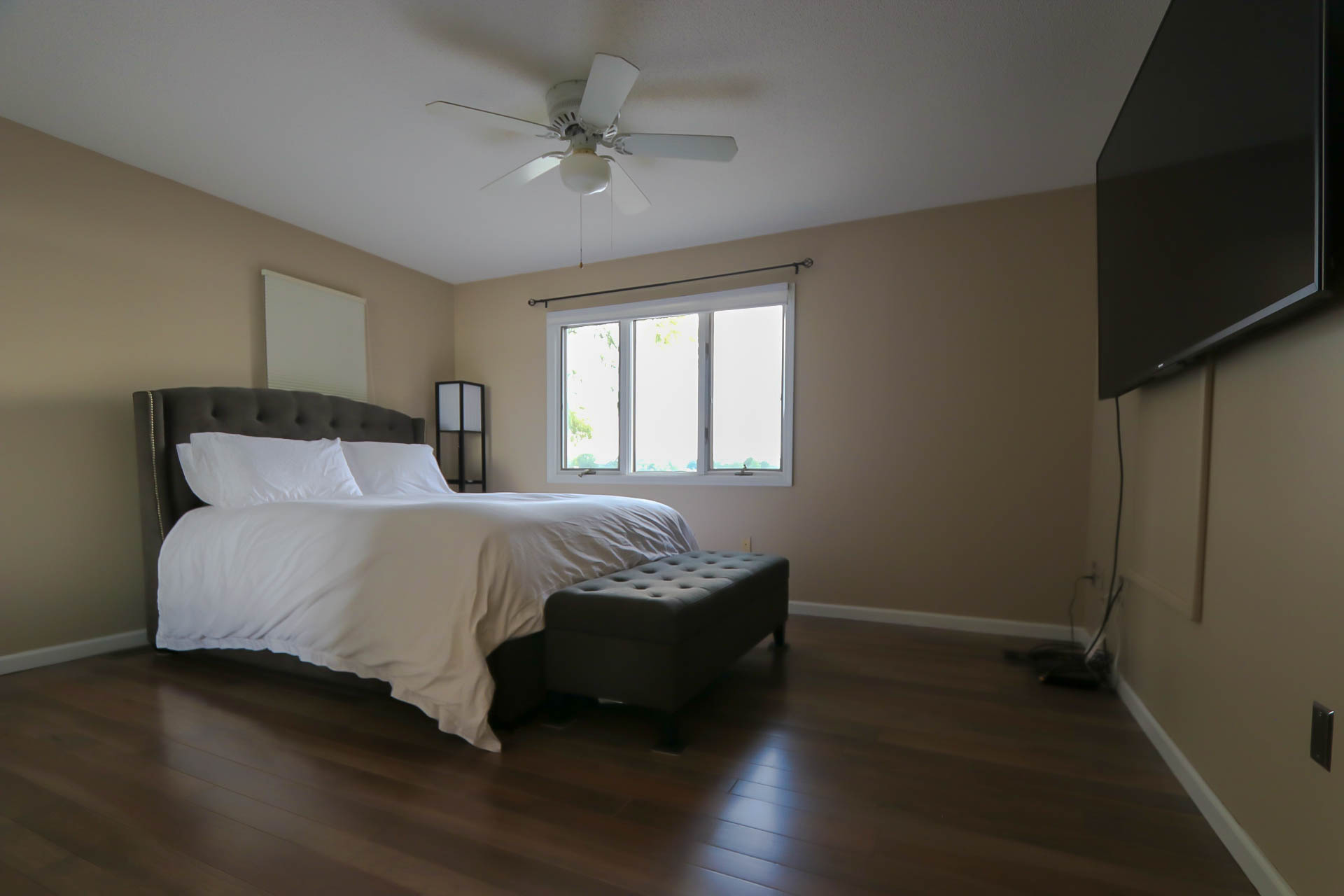 Just Listed! 2 bed 1 bath condo on Winona Lake