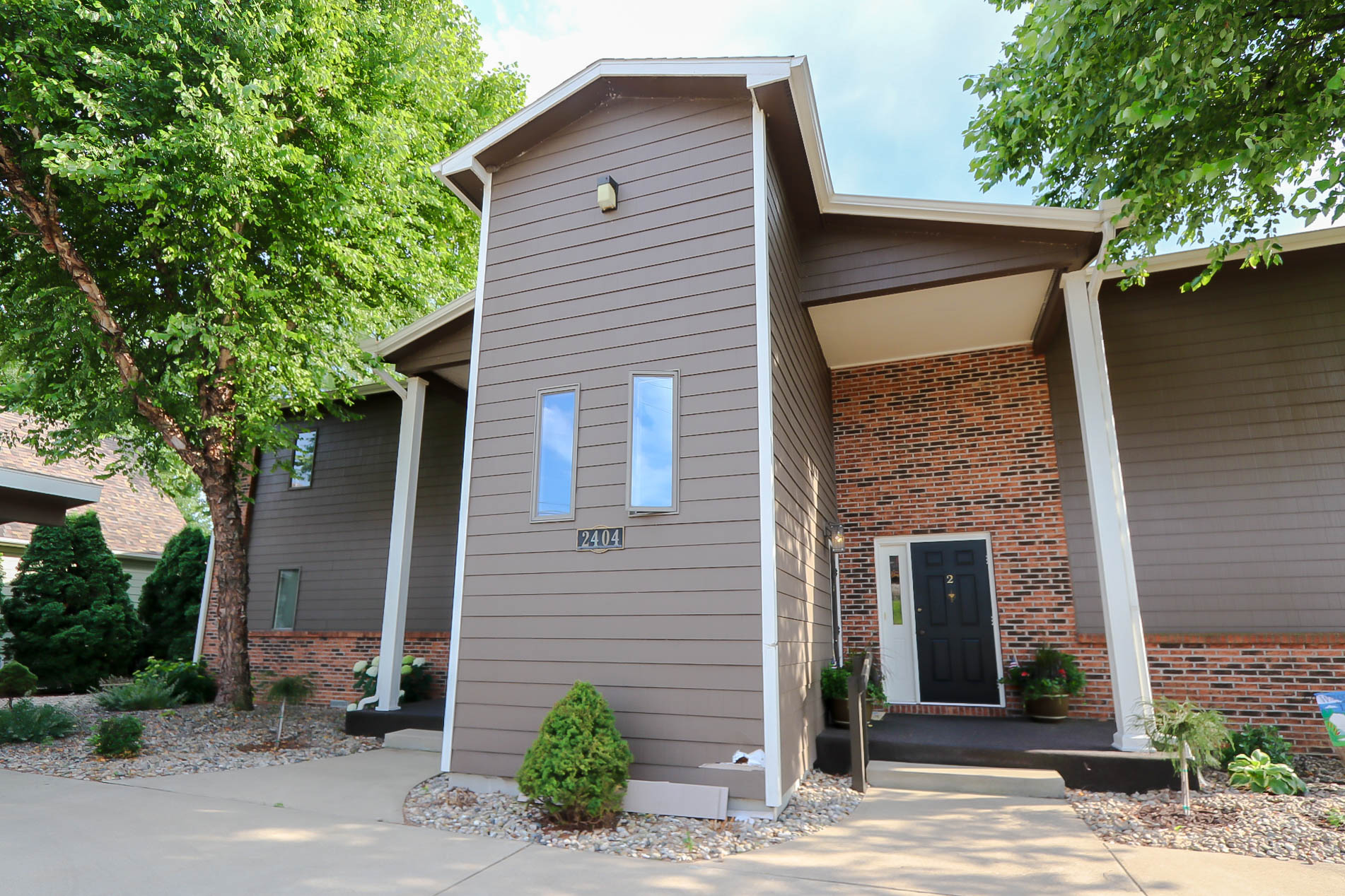 Just Listed! 2 bed 1 bath condo on Winona Lake